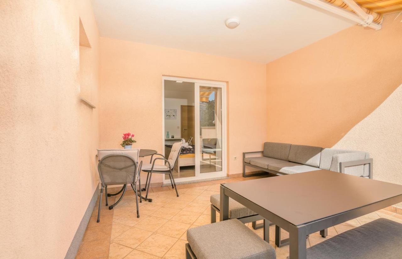 Apartment Stella Di Mare 2 Krk Town Esterno foto